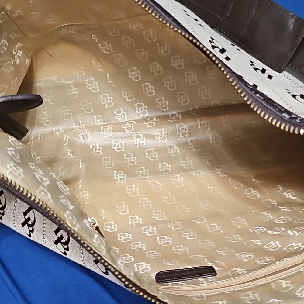Purse - Picture 5 of 9